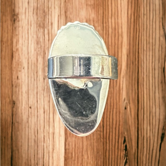 Native Pink Carved Flower Conch Ring in Sterling Silver - Picture 5 of 11